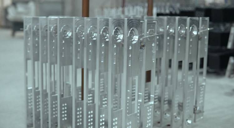 铝合金机箱的三种化学抛光处理方法