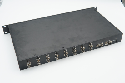 电荷放大器机箱