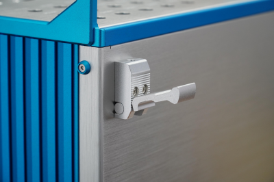 <a href= target='_blank'>铝合金机箱</a>机脚